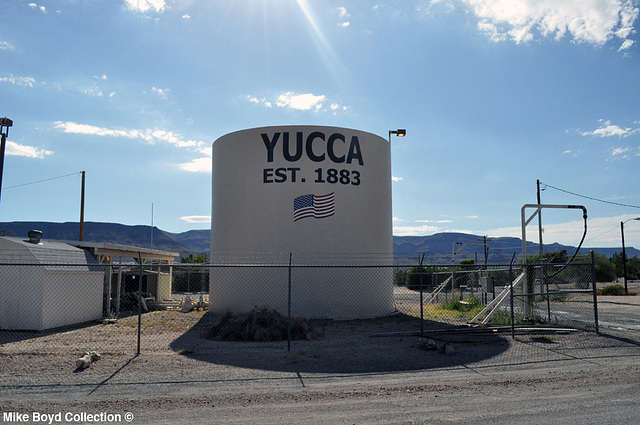 AZ yucca water tank i40 07'14 AZ yucca water tank i40 07'14