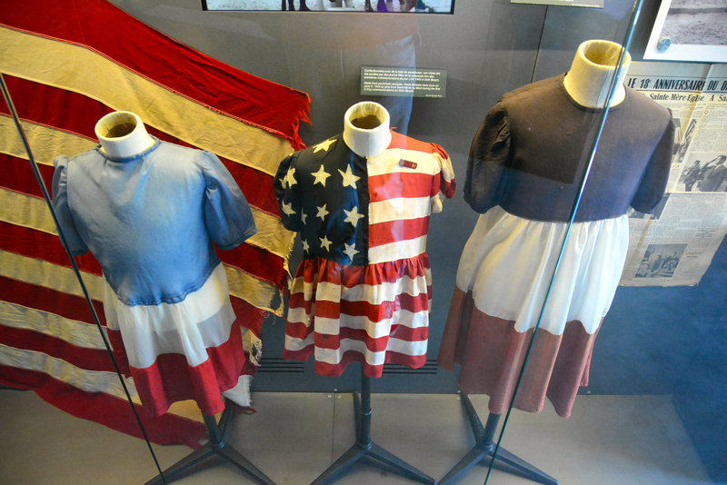 Utah Beach museum 2014 – Dresses worn during the ﬁrst remembrance ceremony of the D-Day landings in 1945