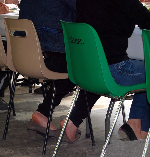 Chaises et Talons Hauts / Chairs  and high heels - Recadrage.