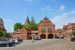 Gadebusch, Marktplatz mit Rathaus