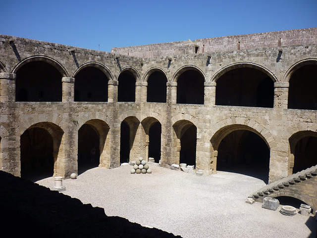 Hopital des chevaliers Musee archéologique de Rhodes