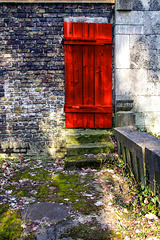 "I see the red door ......  ♫ ♪ ♪ ♫