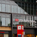 Der Hauptbahnhof - moderne, funktionale Architektur - Main Station - Modern and Functional Architecture