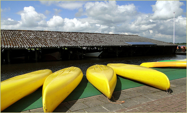 Yellow Banana-boats... ;)