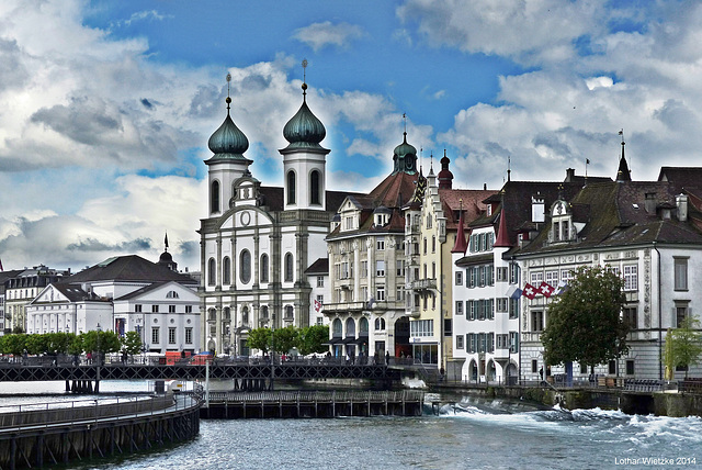 Luzern - Jesuitenkirche und Nadelwehr