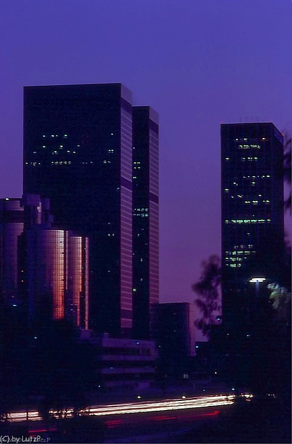 The purple  hour, Downtown Los Angeles 1980 (180°)