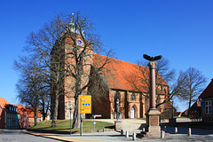 Schönberg, Stadtkirche und Denkmal