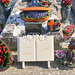 Fleurs, cemetery, Saignon