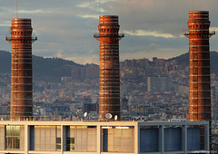 Barcelona - Schornsteine der Red Eléctrica de España