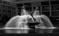 Revolving Torsion kinetic sculpture/fountain by Naum Gabo at St Thomas's Hospital, London, U.K.