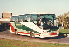 Applebys L542 JJV at Grantham Service Area – 9 Oct 1995 (289-22)