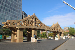 pont de carton le matin / cardboard bridge in the morning