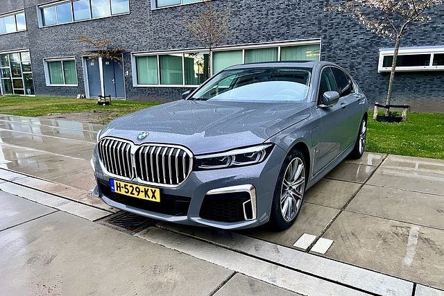 2019 BMW 745 E