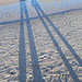 Zwei Schatten am Strand ...