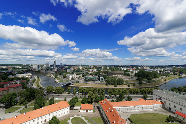 Aussicht vom Gediminas-Turm in den neuen Teil von Vilnius (© Buelipix)