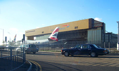 UK - London - Heathrow Airport mit dem Auto