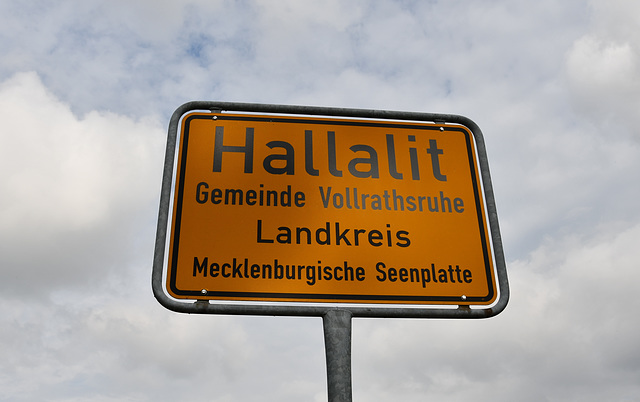 Hallalit