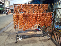 D'la saucisse pour tout l'monde ! / Sidewalk sausage's display