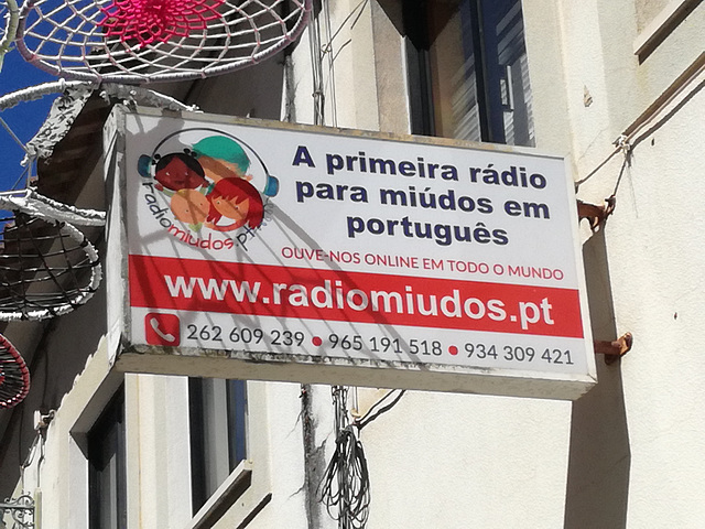 THE FIRST RADIO FOR KIDS IN PORTUGUESE