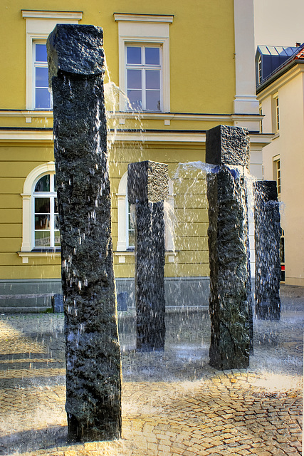 Tanzenden Steine am Kaiser-Maximilian-Platz. ©UdoSm