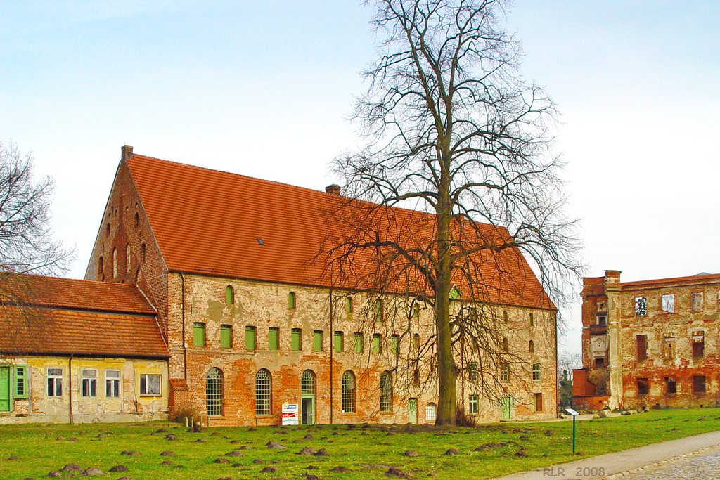 Dargun, Kloster- und Schlossruine, Korn- und Brauhaus