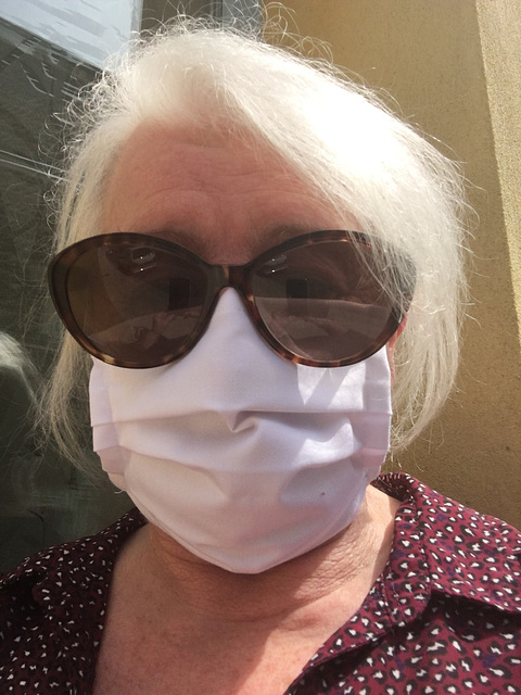 Christiane la Femme masquée / En attente devant le cabinet dentaire ......