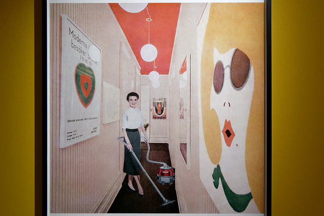 "Femme à l'aspirateur" (Martha Rosler - 1972)
