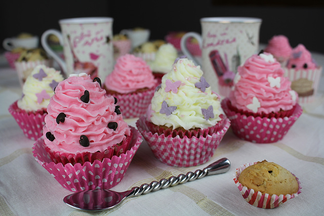 CUP-CAKES