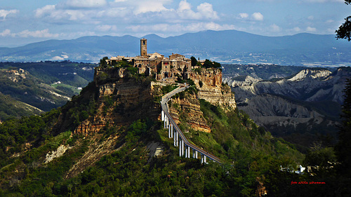 Civita di Bagnoregio (2 x PiP)