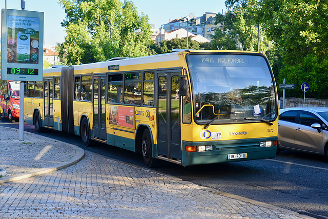 Lisbon 2018 – Bus 1575 on the Avenida António Augusto de Aguiar
