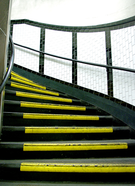 Elephant and Castle stairs1