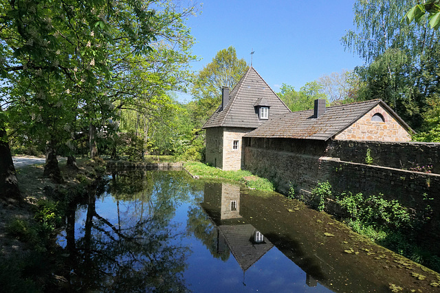 Wassergraben, Schloss Hugenpoet