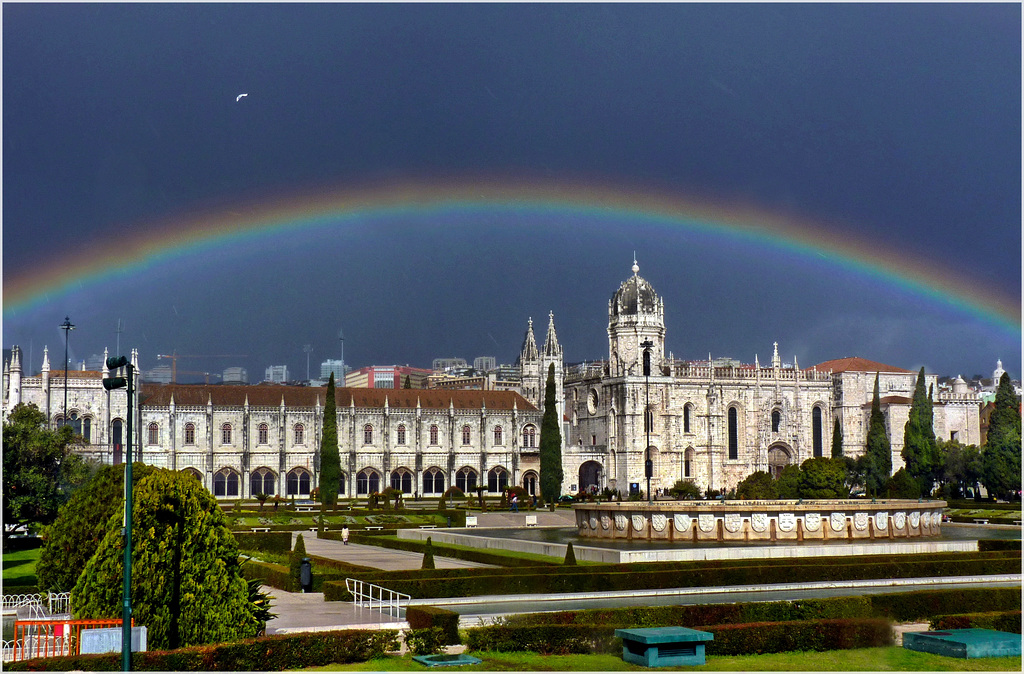Tempestade e arco-íris em Lisboa