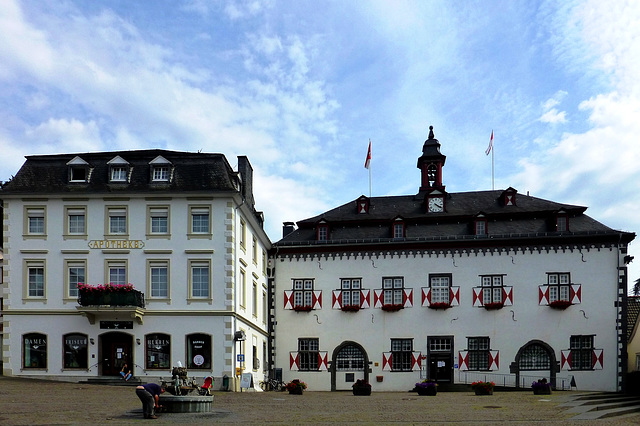 DE - Linz am Rhein - Rathaus und Apotheke