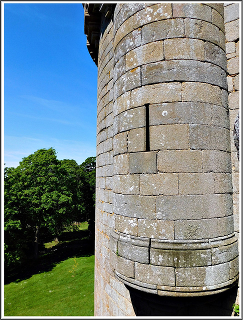 Une tour du château de Combourg (35)