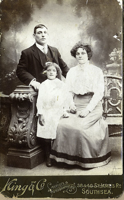 George F Everett, Edith A Everett and daughter Edith L R Everett