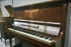 Dresden 2019 – Militärhistorisches Museum der Bundeswehr – Nazi piano