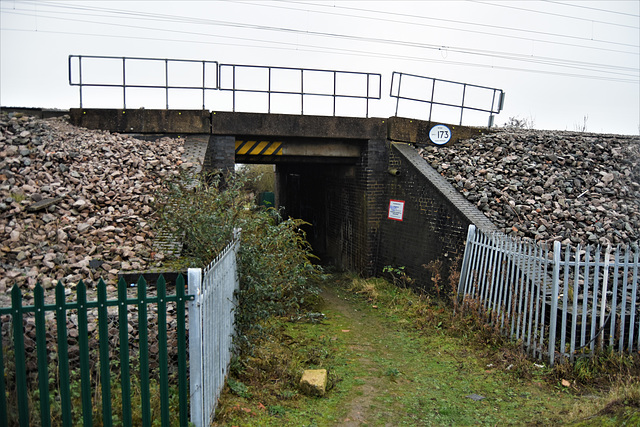 Fences on railway bridge 173.