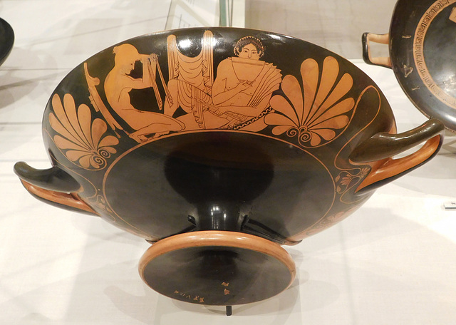 Terracotta Kylix Attributed to the Ashby Painter in the Metropolitan Museum of Art, August 2019