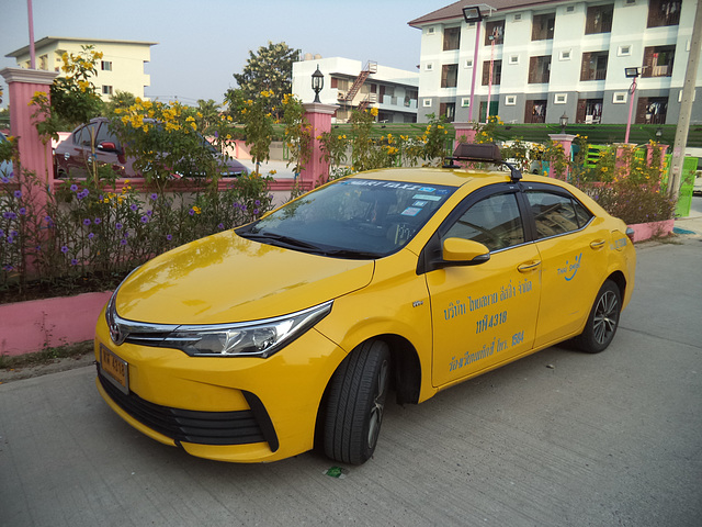Yellow Smart taxi / Taxi jaune hôtelier