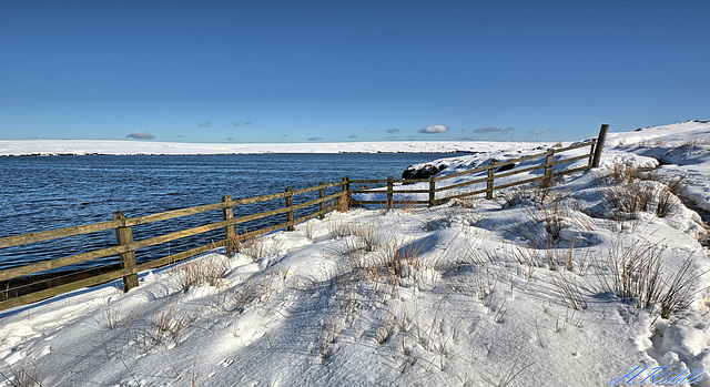 Chew reservoir in Winter fence.