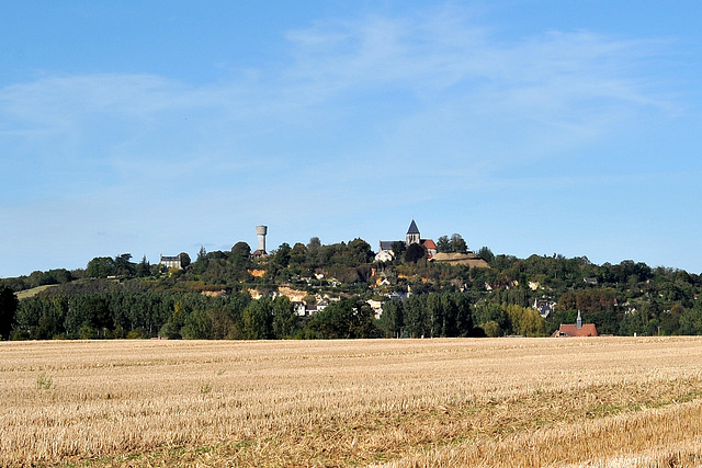 La butte et le village de Trôo - Loir-et-Cher