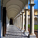 Napoli : il colonnato del chiostro della Certosa di San Martino -