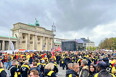 Berlin 2023 – Demonstration of postal workers at the Brandenburger Tor