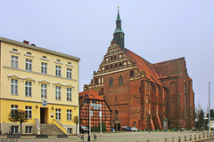 Bad Wilsnack, Neues Rathaus und Wunderblut-Kirche