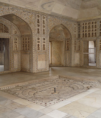 Agra Fort- Interior of Musamman Burj with Fountain