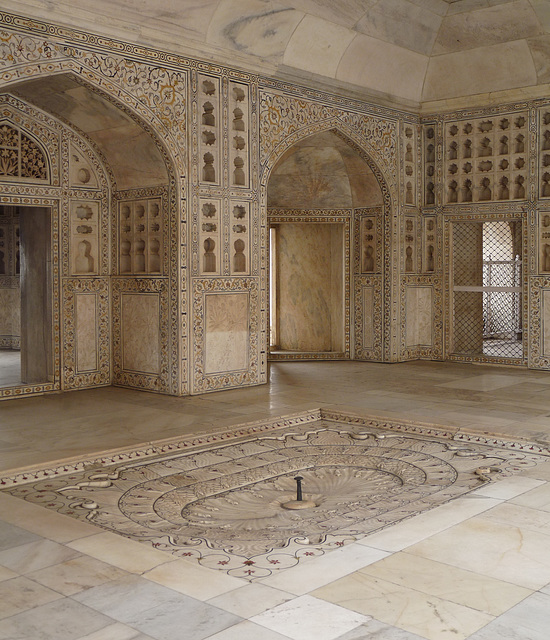 Agra Fort- Interior of Musamman Burj with Fountain
