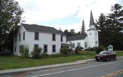 Église et maison