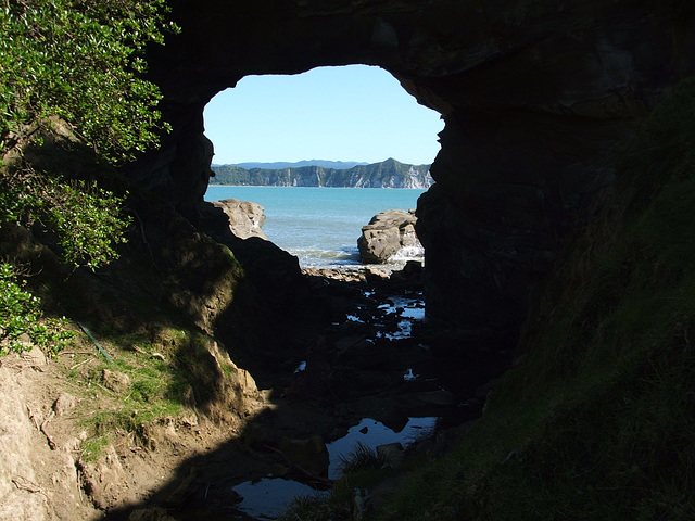 Cook's Cove Walk, Hole In The Wall