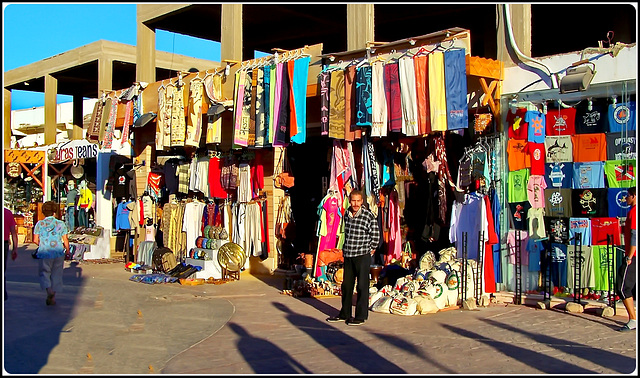 SINAI : Dahab nel golfo di Aqaba, un altro paradiso per i sub e per i patiti dello shopping